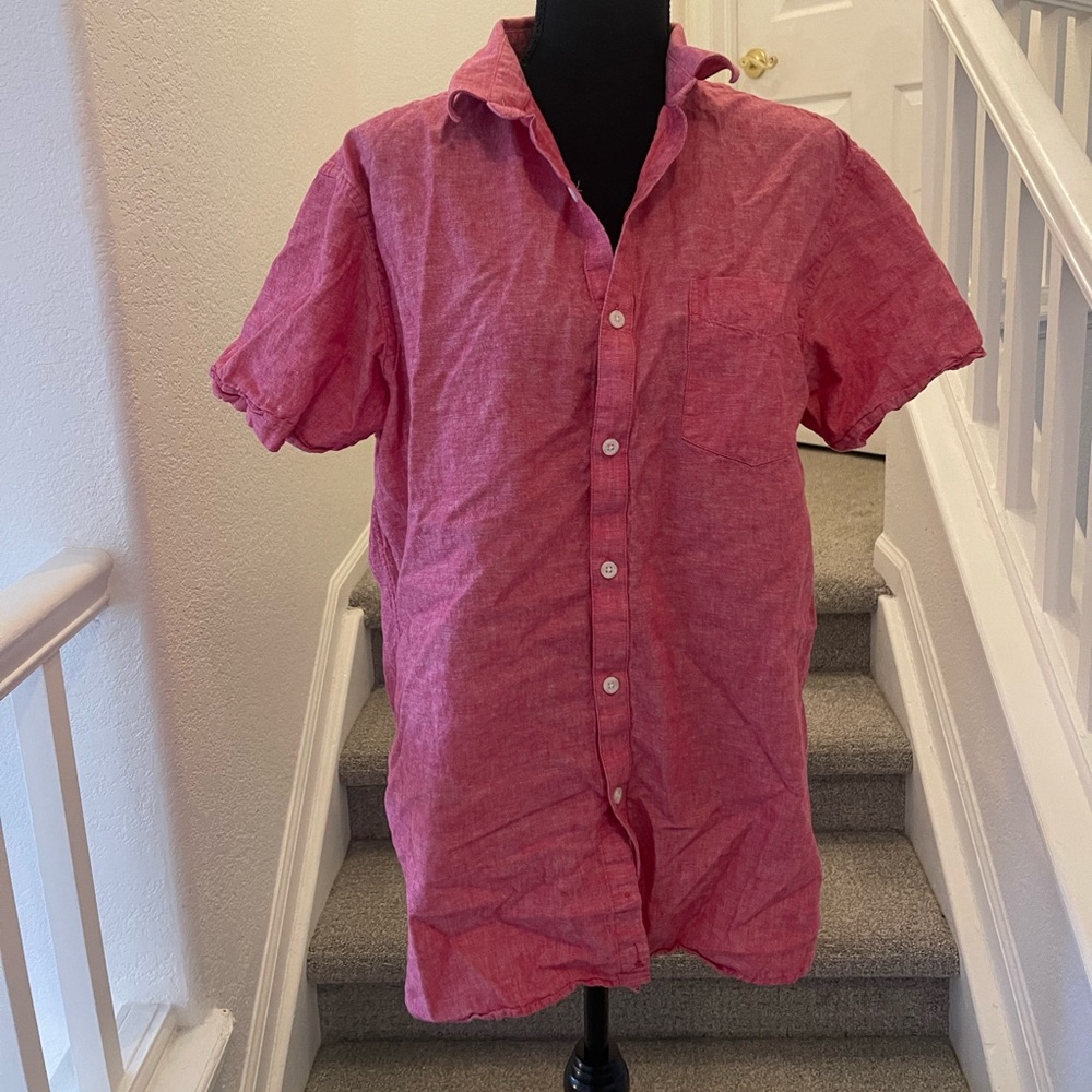 Men’s short sleeve button-down